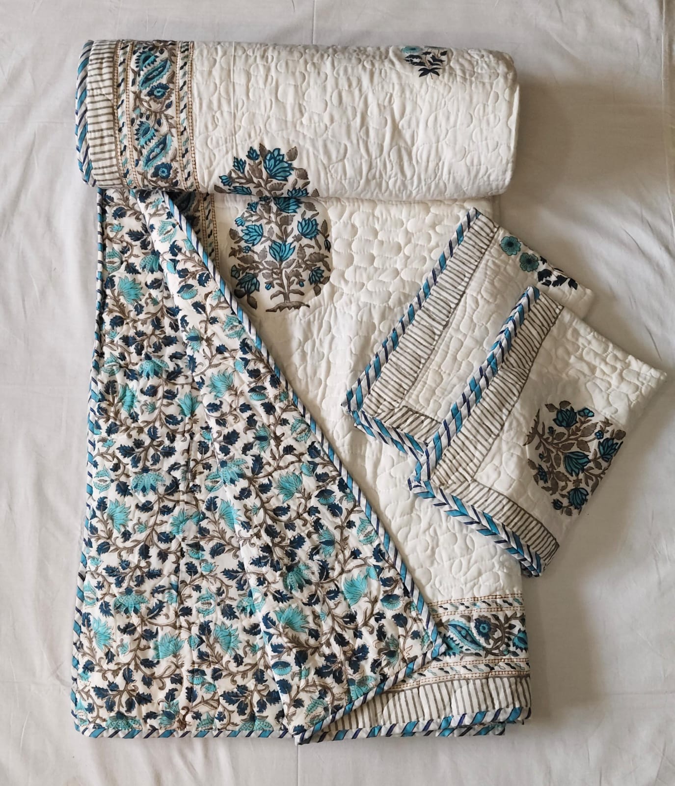 DOUBLE BEDCOVER MULMUL QUILTED